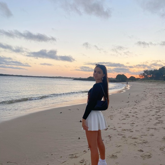 Profile Picture of Tiana Roberts (@tianaroberts598) on Poshmark