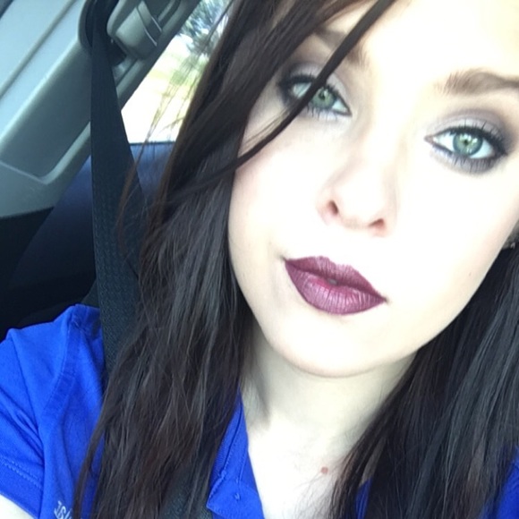 Profile Picture of Briana Goad (@brianapgoad) on Poshmark