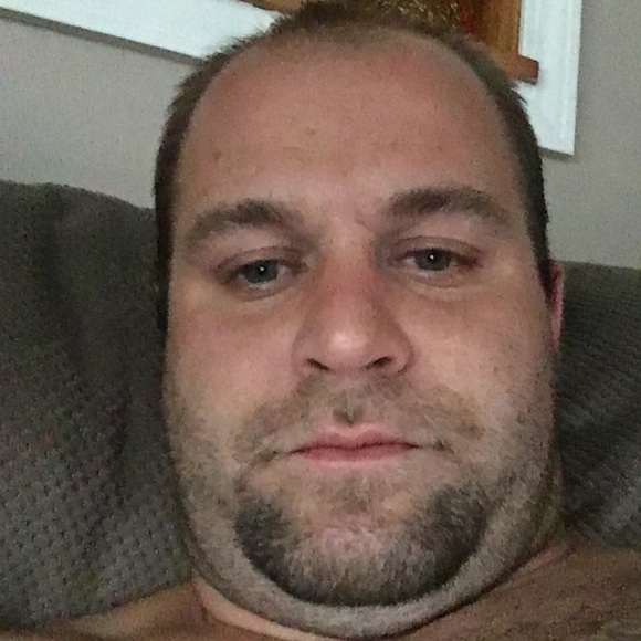 Profile Picture of Daniel Duffield (@duffman31) on Poshmark
