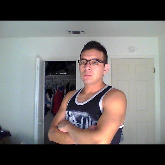 Profile Picture of Alberto Paulino (@albertopauli317) on Poshmark