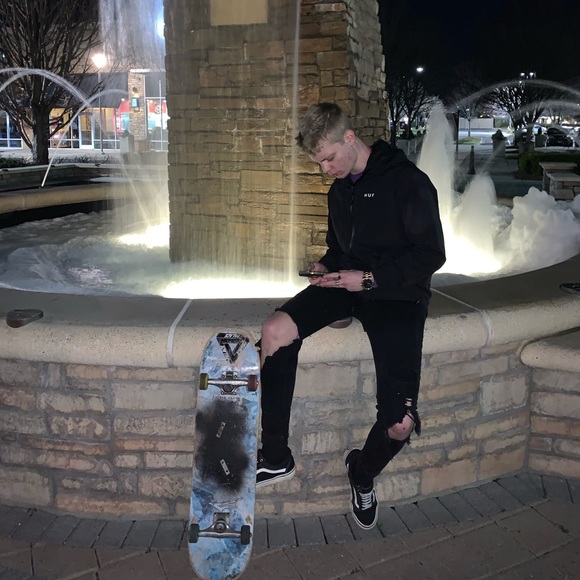 Profile Picture of Stephen Mercer (@istxphen) on Poshmark