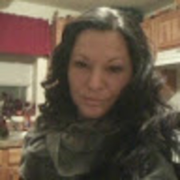 Profile Picture of April Donkin (@adonkin75) on Poshmark