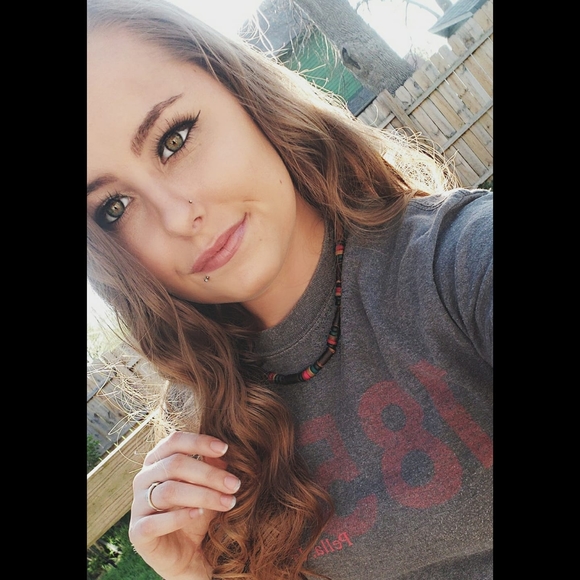 Profile Picture of Michaela Castronova (@michaelacastron) on Poshmark