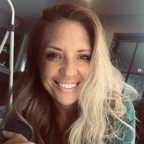 Profile Picture of Laura Rosengrants (@tydane79) on Poshmark