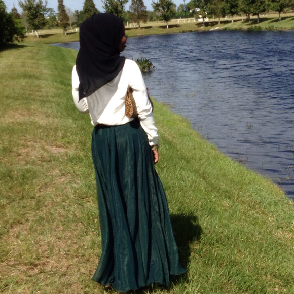 Amatullah Ali - Poshmark Profile Picture of Amatullah Ali (@deenah368) on Poshmark