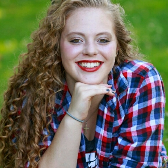 Profile Picture of Kayli Ankrom (@kayli_ankrom) on Poshmark