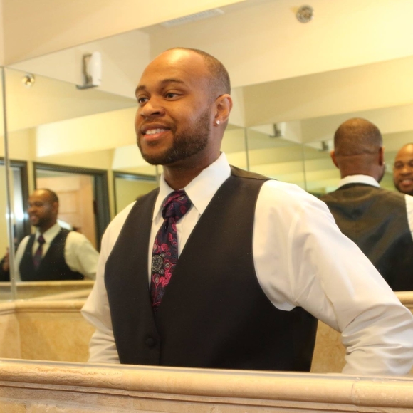 Profile Picture of Michael Swan (@swaniam81) on Poshmark