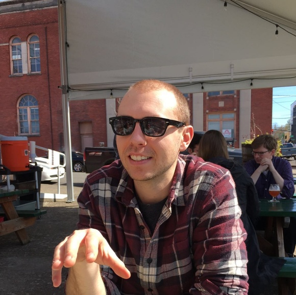 Profile Picture of Jonathan Banet (@jonbanet) on Poshmark