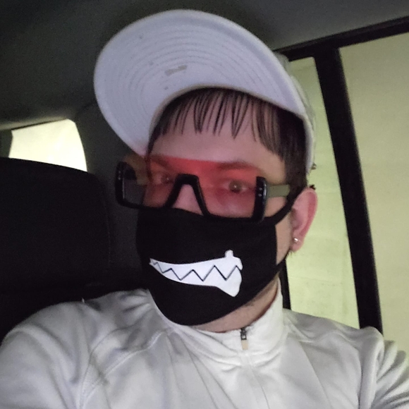 Profile Picture of Lukus Donovan (@hardstyles066) on Poshmark