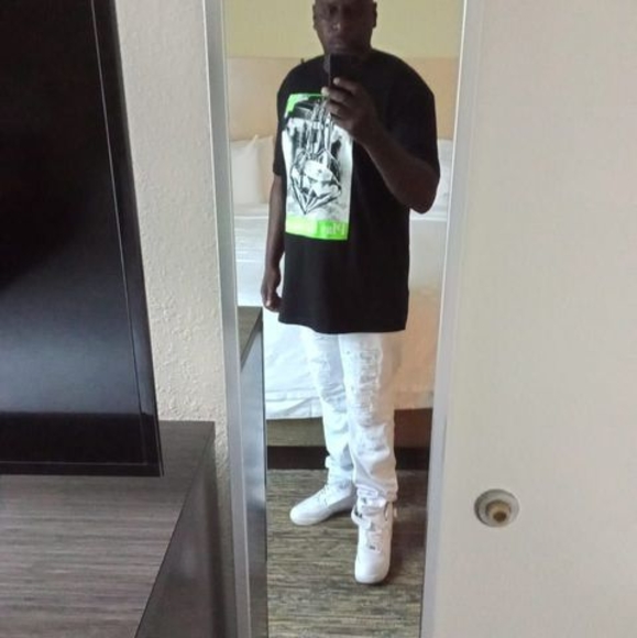 Profile Picture of Jefferson Kendrick (@jeffersonkendri) on Poshmark