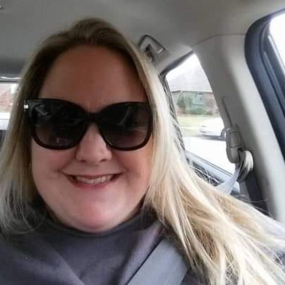 Profile Picture of Angela Knisley (@angelank76) on Poshmark