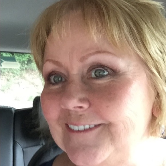 Profile Picture of Shirley Manship (@smanship) on Poshmark