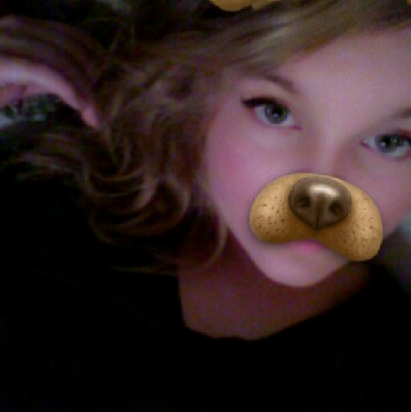 Profile Picture of Lorin Humbarger (@lorinhumbarger) on Poshmark