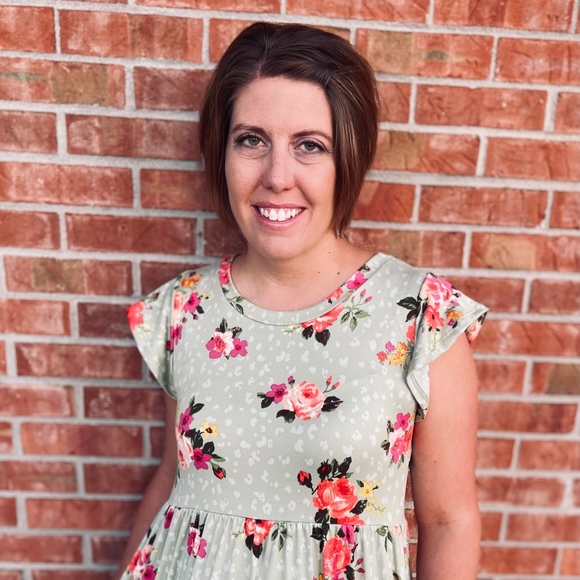 Profile Picture of Candice Veech (@candiceveech) on Poshmark