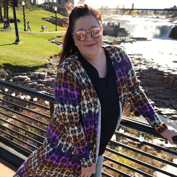 Profile Picture of Shawna Vandell (@shawnahasfaith) on Poshmark