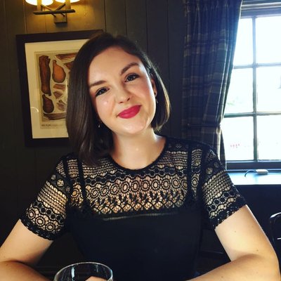 Profile Picture of Amy (@AmyHull15) on Twitter