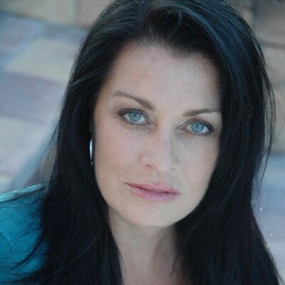 Profile Picture of Linda Hornby (@stayinshake) on Twitter