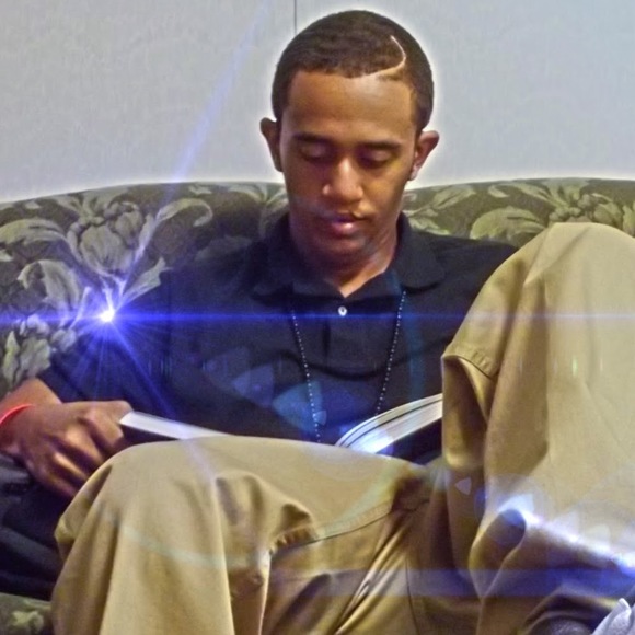 Profile Picture of Ladarius Smith (@ld7860d) on Poshmark