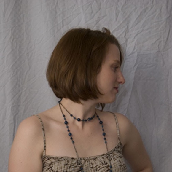 Profile Picture of Beth Connelly (@bleudazi) on Poshmark