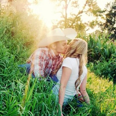 Profile Picture of Jess Littrell (@jessarobyn) on Twitter