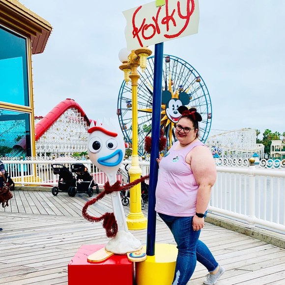 Sarabeth Knobel - Poshmark Profile Picture of Sarabeth Knobel (@sarabethknobel) on Poshmark