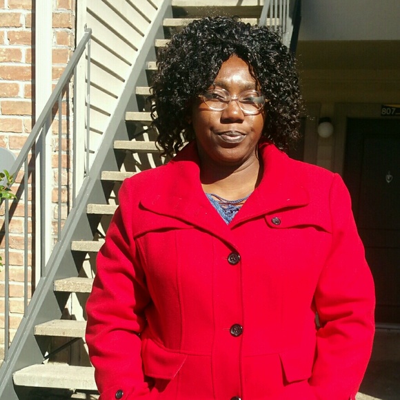 Profile Picture of Oluwaseyi Oderinde (@remsey) on Poshmark