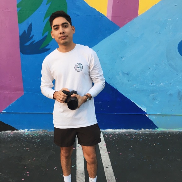 Profile Picture of Daniel Galvez (@toomainstream) on Poshmark
