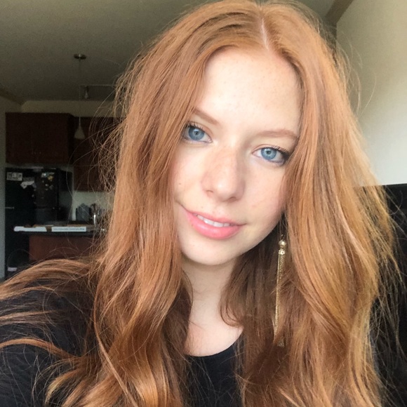 Profile Picture of Danika Larsen (@dani539) on Poshmark