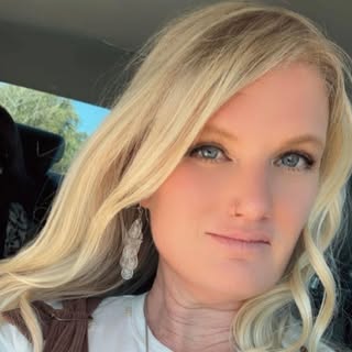 Profile Picture of Kari Andrews (@kariandrews) on Instagram