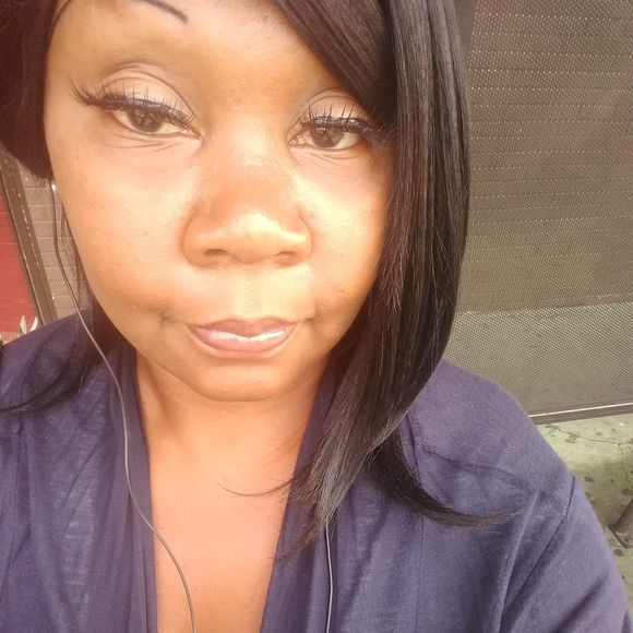 Profile Picture of Mary Metcalf (@karatara47) on Poshmark