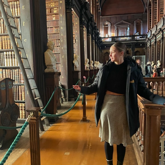 Profile Picture of Ava Bieneman (@abieneman) on Poshmark