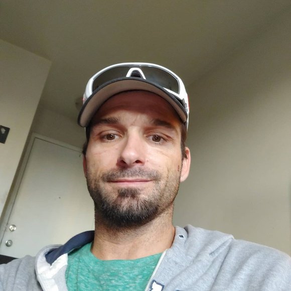Profile Picture of James Therrien (@therrienj1981) on Poshmark