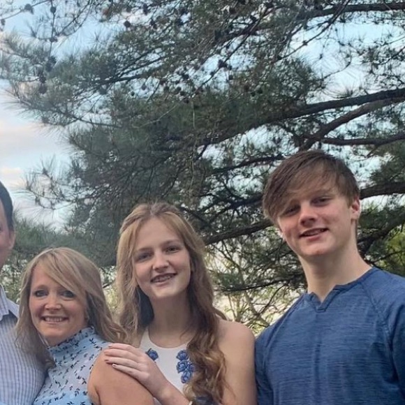 Profile Picture of Natalie Hendon (@natalie_hendon) on Poshmark