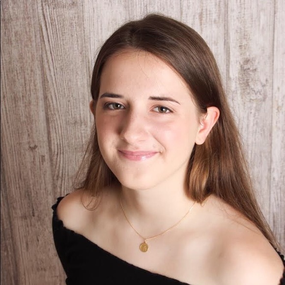 Profile Picture of Caroline Marowski (@carolinem2700) on Poshmark