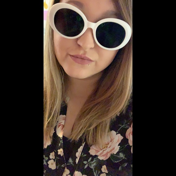 Profile Picture of Savanna Sweeney-patterson (@savsweenpatt) on Poshmark