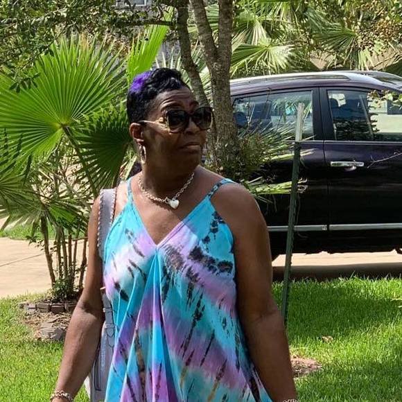 Profile Picture of Kimberly Daniel (@honnieboo) on Poshmark