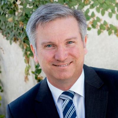 Profile Picture of Simon Banks (@SimonBanksHB) on Twitter