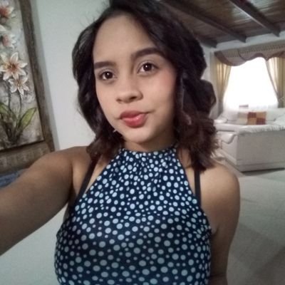 Profile Picture of Victoria Arocha (@ArochaVictoria) on Twitter