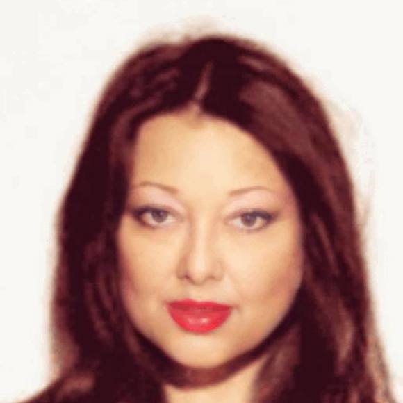 Profile Picture of Deborah Samples (@debsamples) on Poshmark