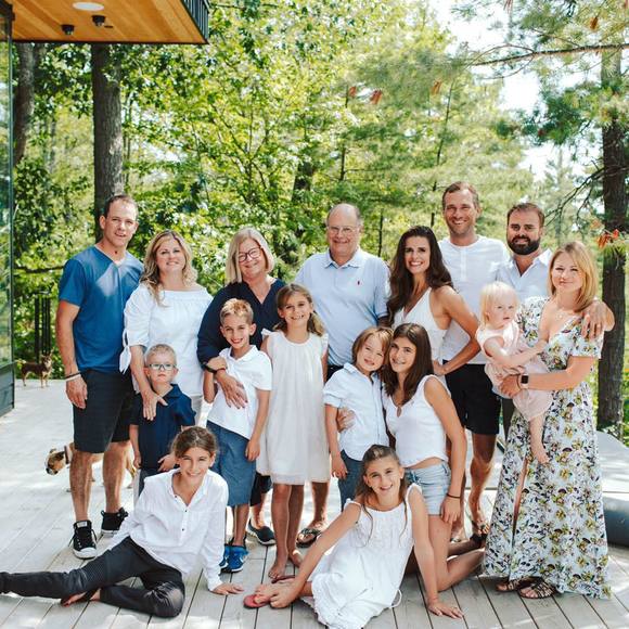 Profile Picture of Lynne Hergott (@lynnehergott) on Poshmark