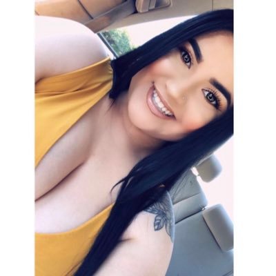 Profile Photo of Elizabeth Ramirez (@_elizabethh10) on Twitter