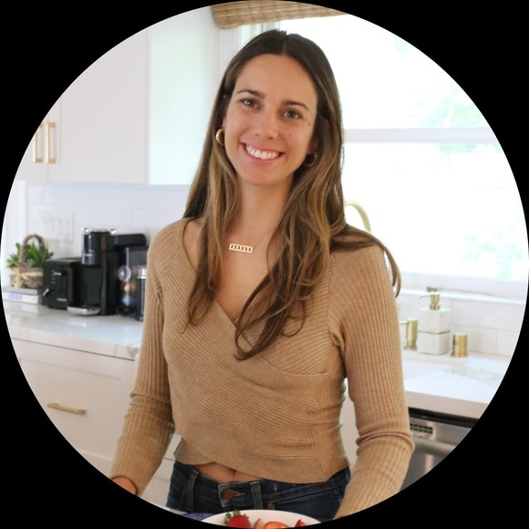 Profile Picture of Lucia Botta (@luciabotta) on Poshmark