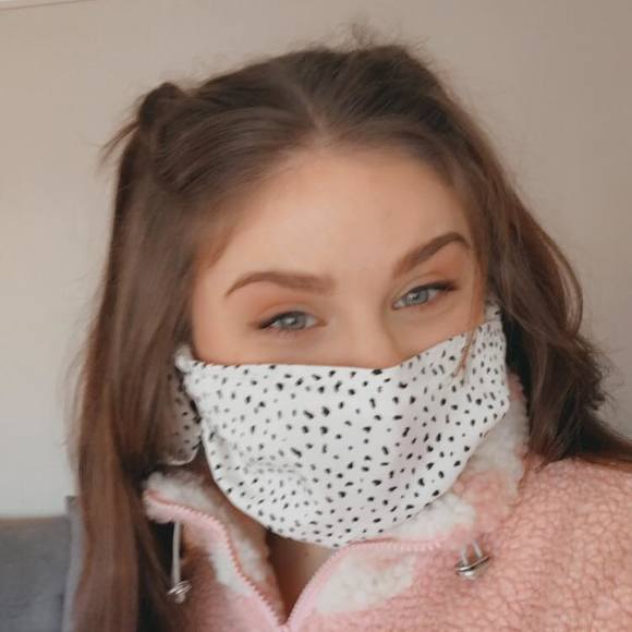Profile Picture of Emily Haase (@haaseemily) on Poshmark