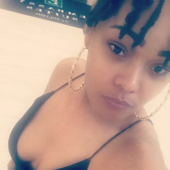 Profile Picture of Lisa Byrd (@lisabyrd_2007) on Poshmark