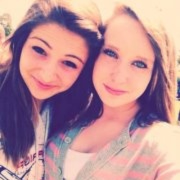 Profile Picture of Shawanda Foster (@face85) on Poshmark