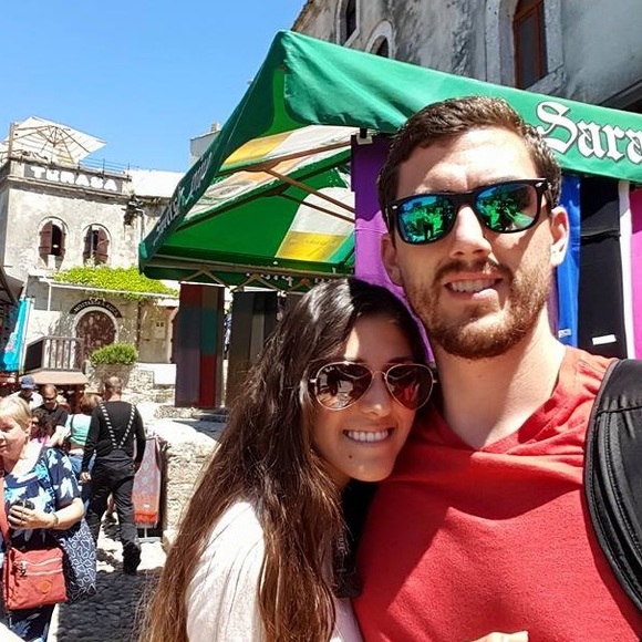 Profile Picture of Cassandra Grageda (@cassgrag) on Poshmark