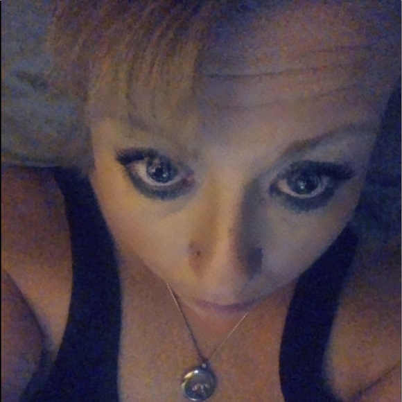 Profile Picture of Tammy Swallows (@swallowstj) on Poshmark