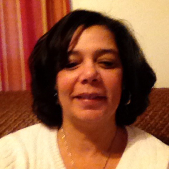 Profile Photo of Sharon Collins (@finaid) on Poshmark