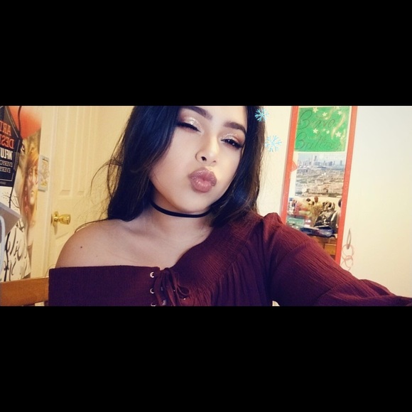 Profile Picture of Brittney Ramirez (@brittneyroldan) on Poshmark