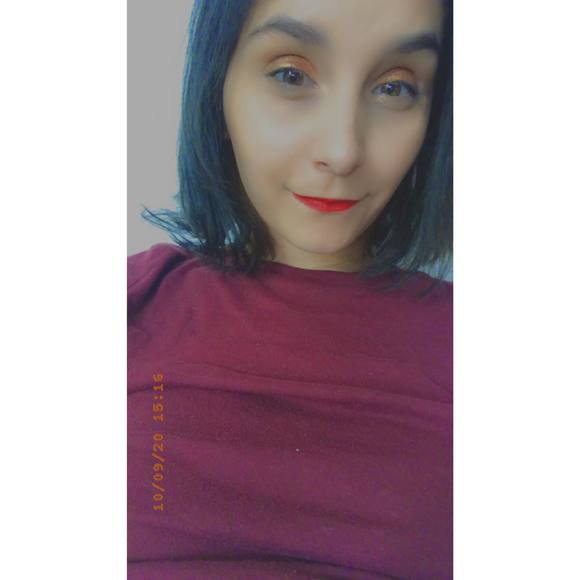 Profile Picture of Shayna Enloe (@shaynaadenisee_) on Poshmark